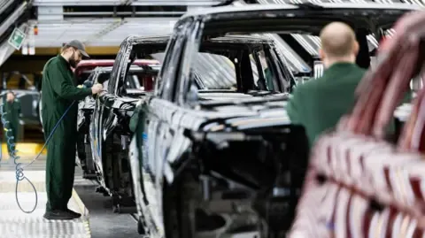 JLR Vendor Network Staff Allegedly Told to Register for Government Benefits, Union States